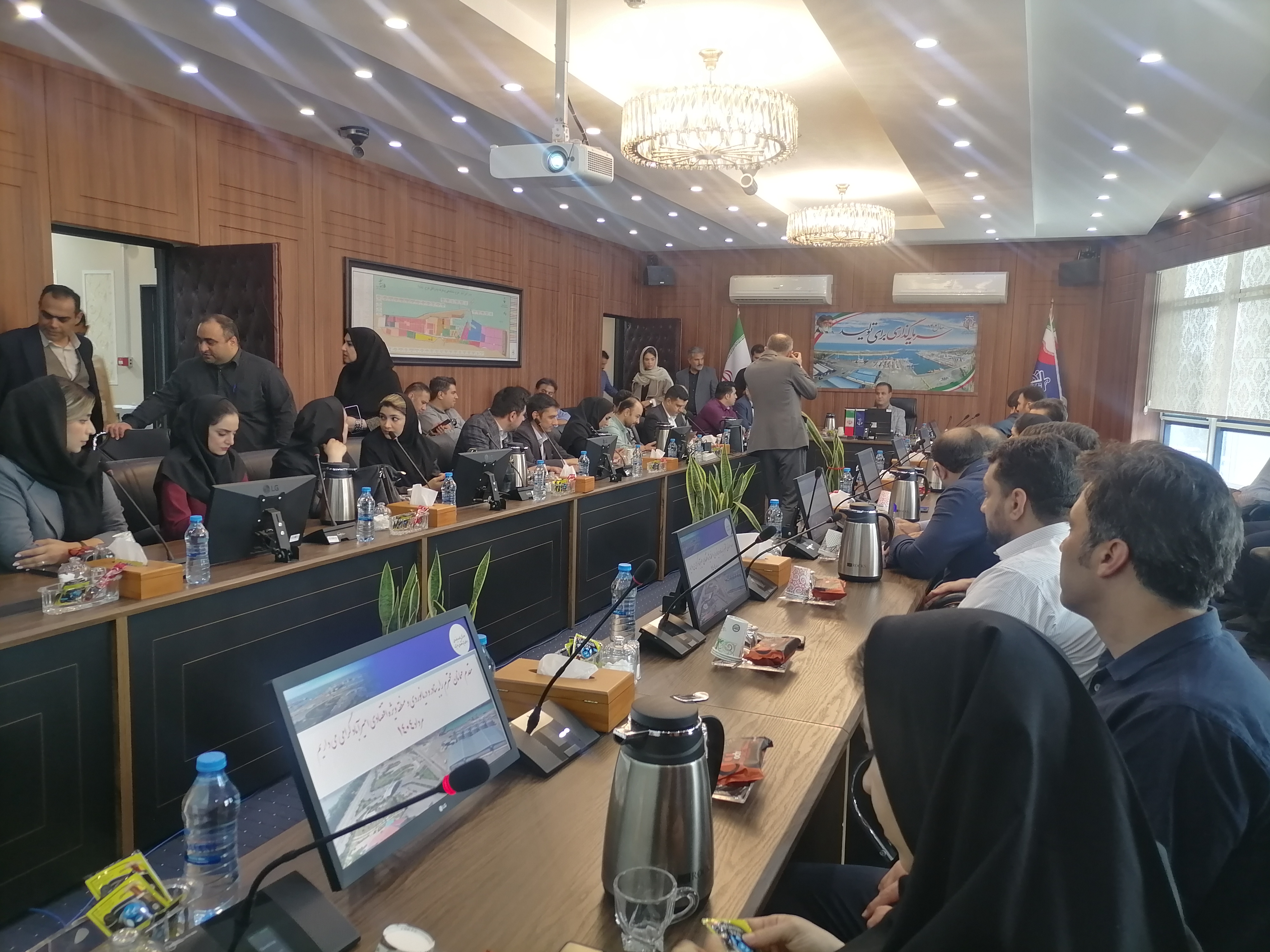 بازدید مدیران و کارگزاران فن‌بازار از ظرفیت‌های بندر امیرآباد و تأکید بر اتصال صنایع بندری به شرکت‌های دانش‌بنیان