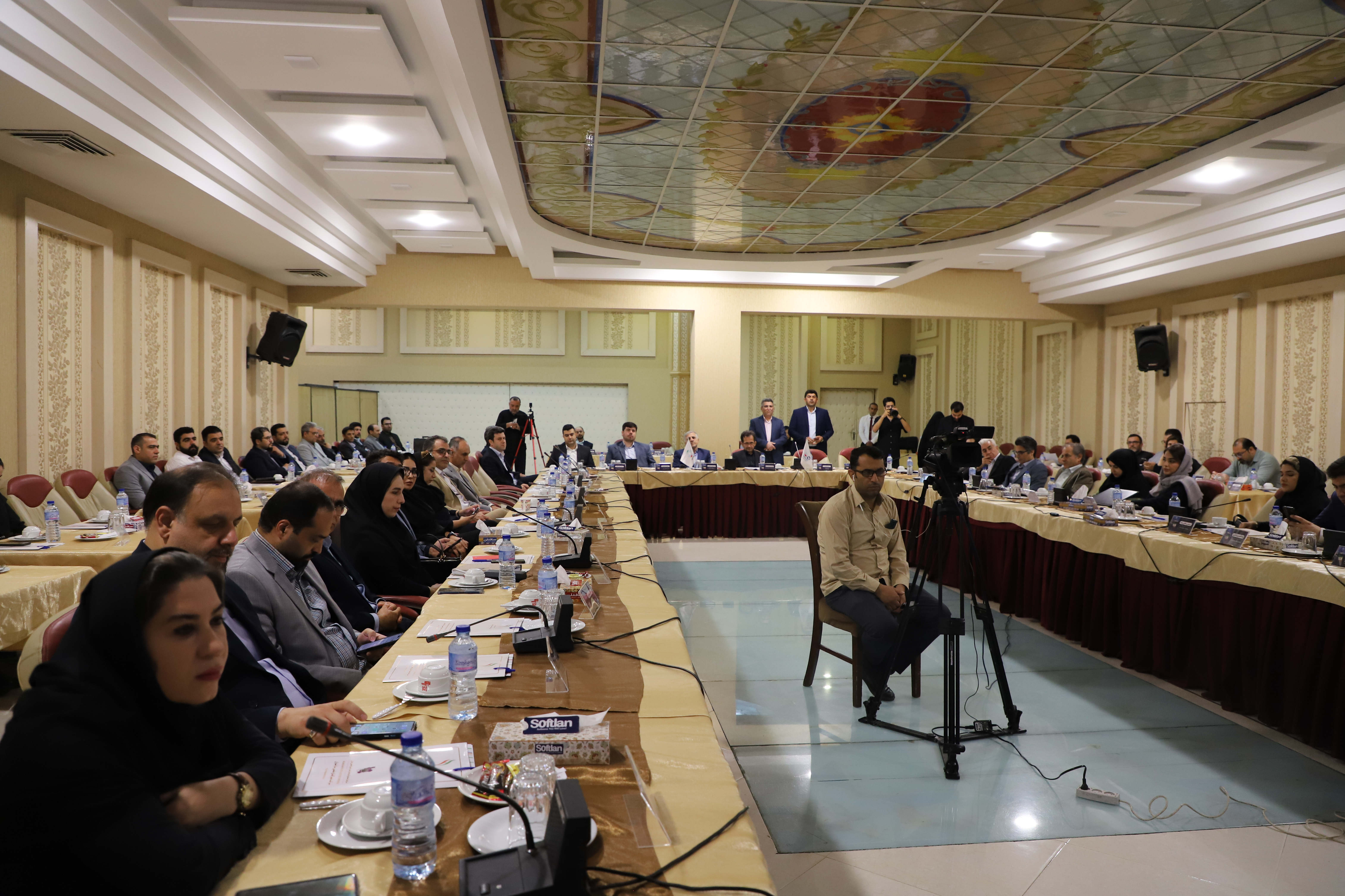 تأکید بر تثبیت دفاتر فن‌بازار، تدوین آیین‌نامه‌های حمایتی جدید و نقش فن‌بازارها در توسعه صنایع کوچک و متوسط